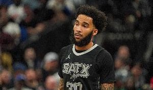 找不到筐！尚帕尼三分6中0得4分6板2助2断 正负值-20最低