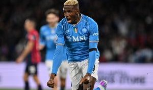 记者：新月与奥斯梅恩重启谈判，开出年薪4000万美元的4年合同